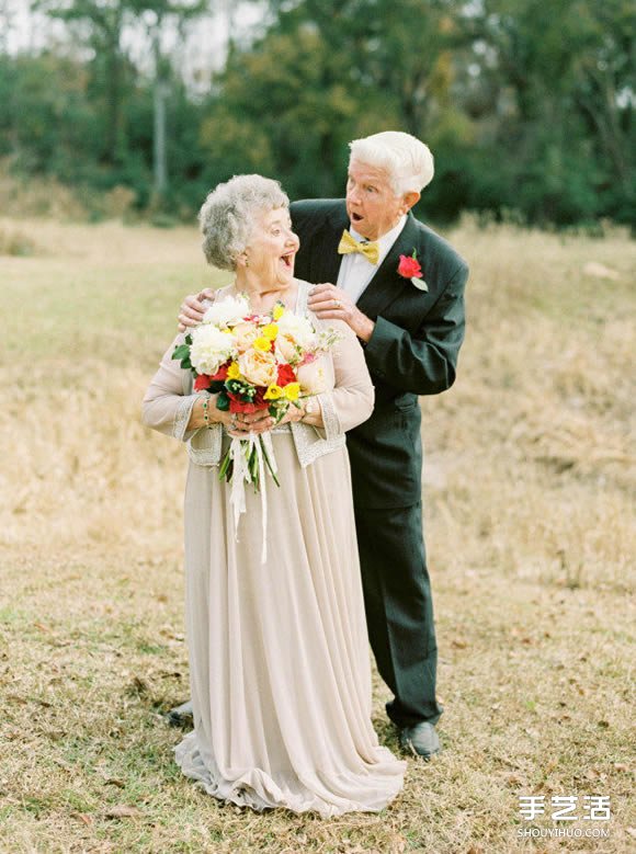 最浪漫的事：结婚65年的甜蜜夫妻重拍婚纱照 -  www.shouyihuo.com