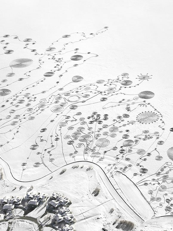 美国 Catamount 湖面上的超巨幅冰湖涂鸦 -  www.shouyihuo.com